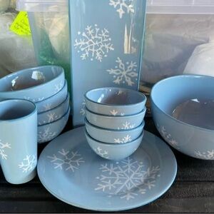 St. Nicholas Square-Winter’s Frost Snowflake Dinnerware Set & Kitchen Towels